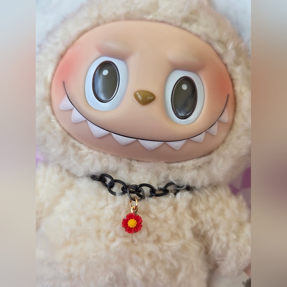 Black Chain Choker With Red Flower Charm *DOLLS NOT INCLUDED* - Picture 3 of 5